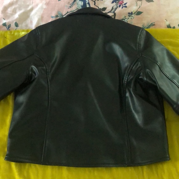 Like new! Unif cropped faux leather moto jacket - Picture 4 of 7